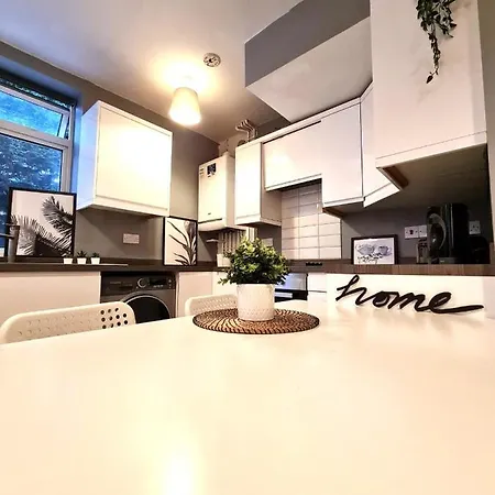 Stunning Spacious One Bedroom Haven Coventry Exterior photo