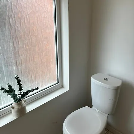 Stunning Spacious One Bedroom Haven Coventry Exterior photo