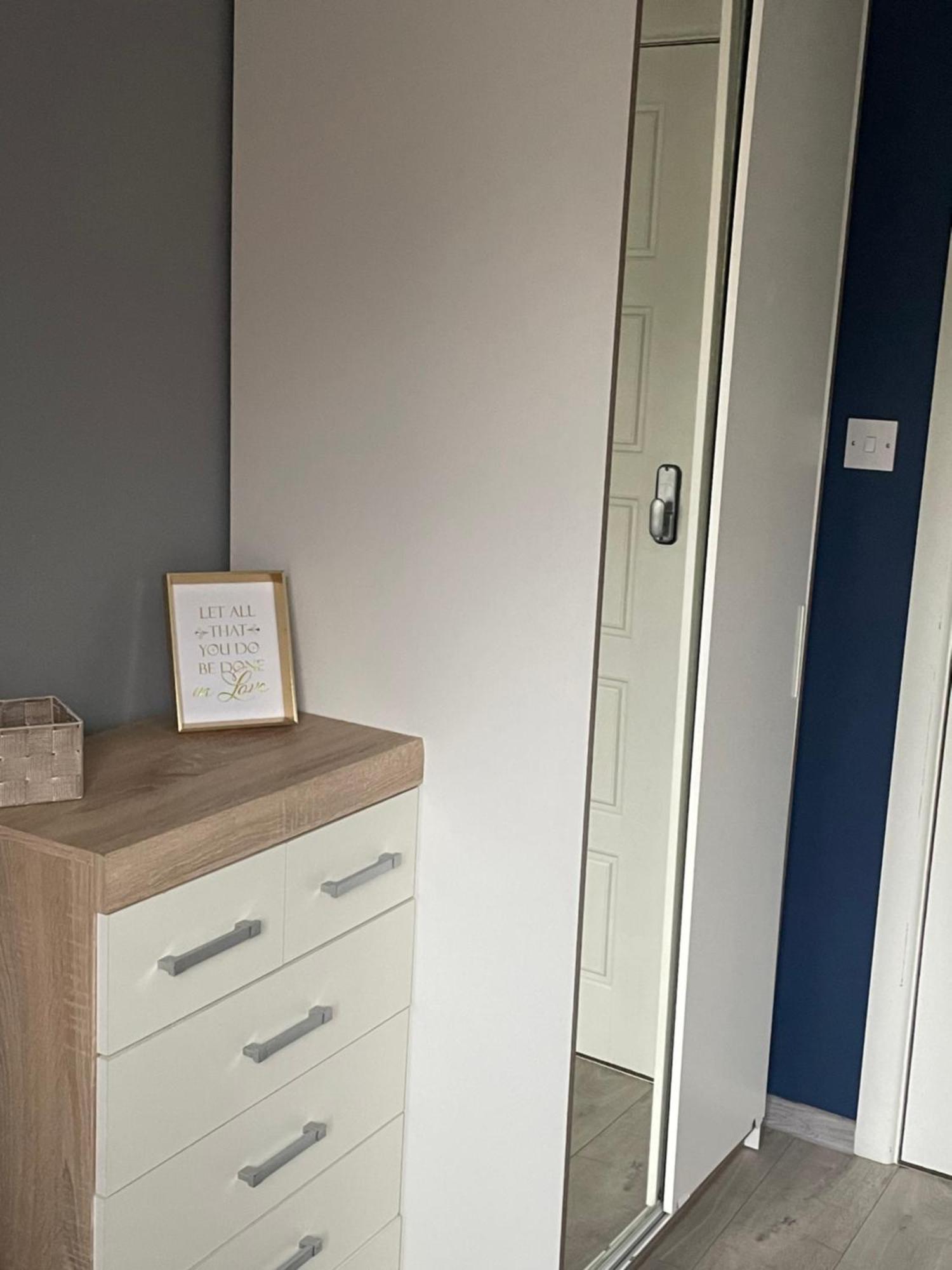 Stunning Spacious One Bedroom Haven Homestay *